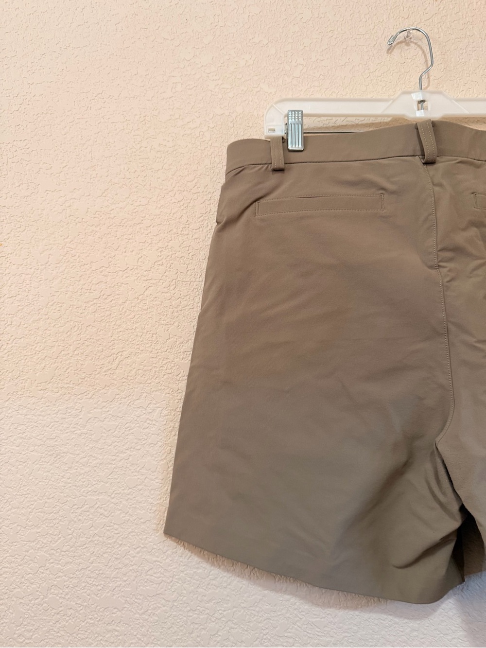 NOBULL Men's Tan Flat-Front Performance Golf Shorts 7in inseam - Picture 7 of 8